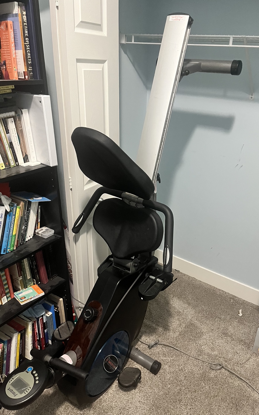 2-in-1 recumbent bike and rowing machine - photo 2