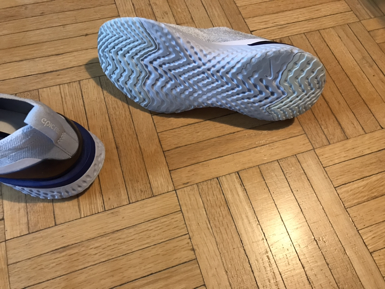 Nike sneakers image indicator(3)