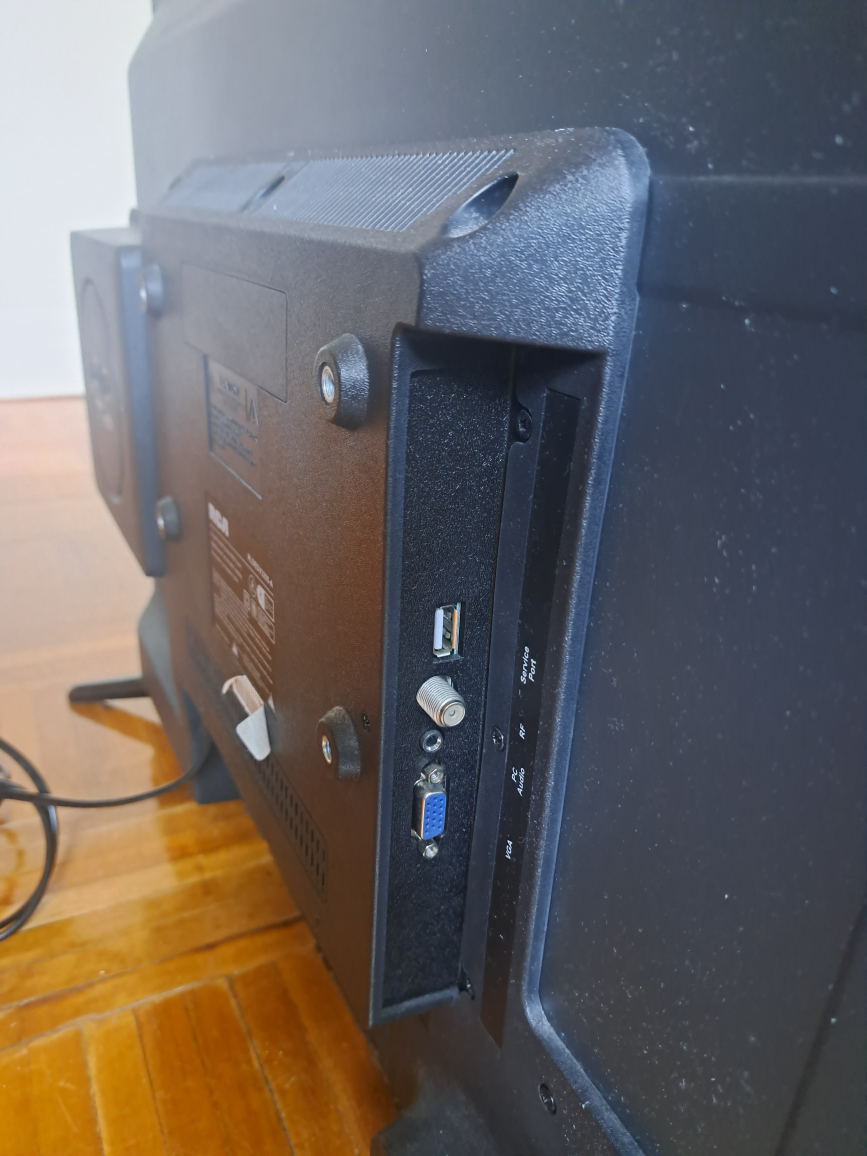 RCA 32" TV - photo 3
