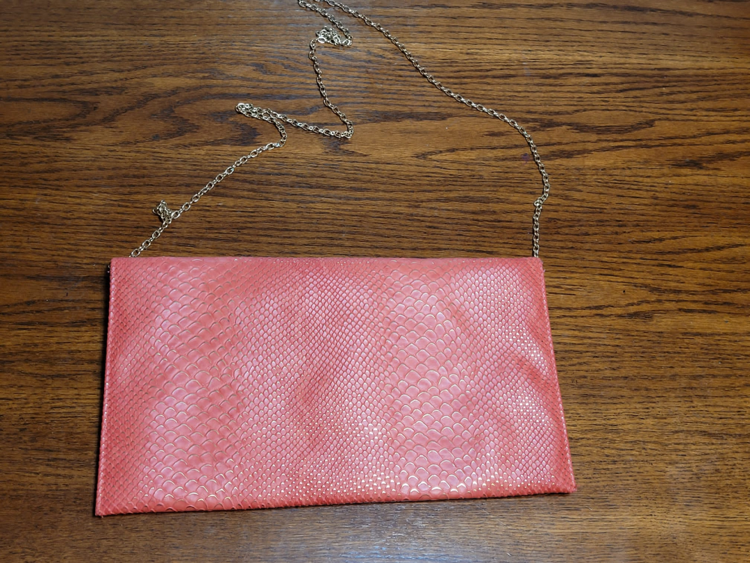 Last Chance - Coral Clotch Purse image indicator(3)
