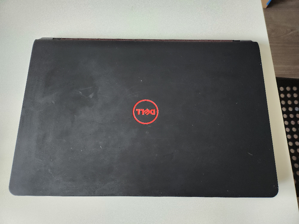 i7 7th Gen Dell laptop Inspiron 5577 image indicator(3)