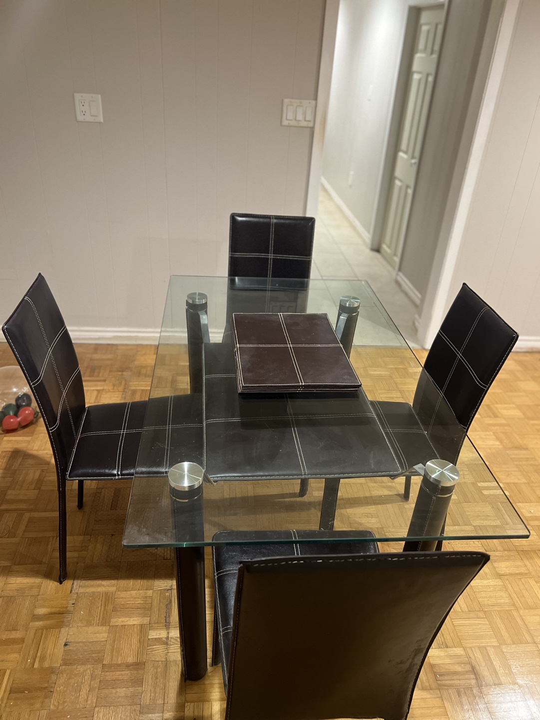Glass Dining Table, 4 Chairs and 4 Table Mats - photo 2