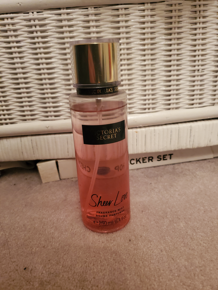 NEW Victoria Secret Sheer Love Fragrance Mist 250ml image indicator(2)