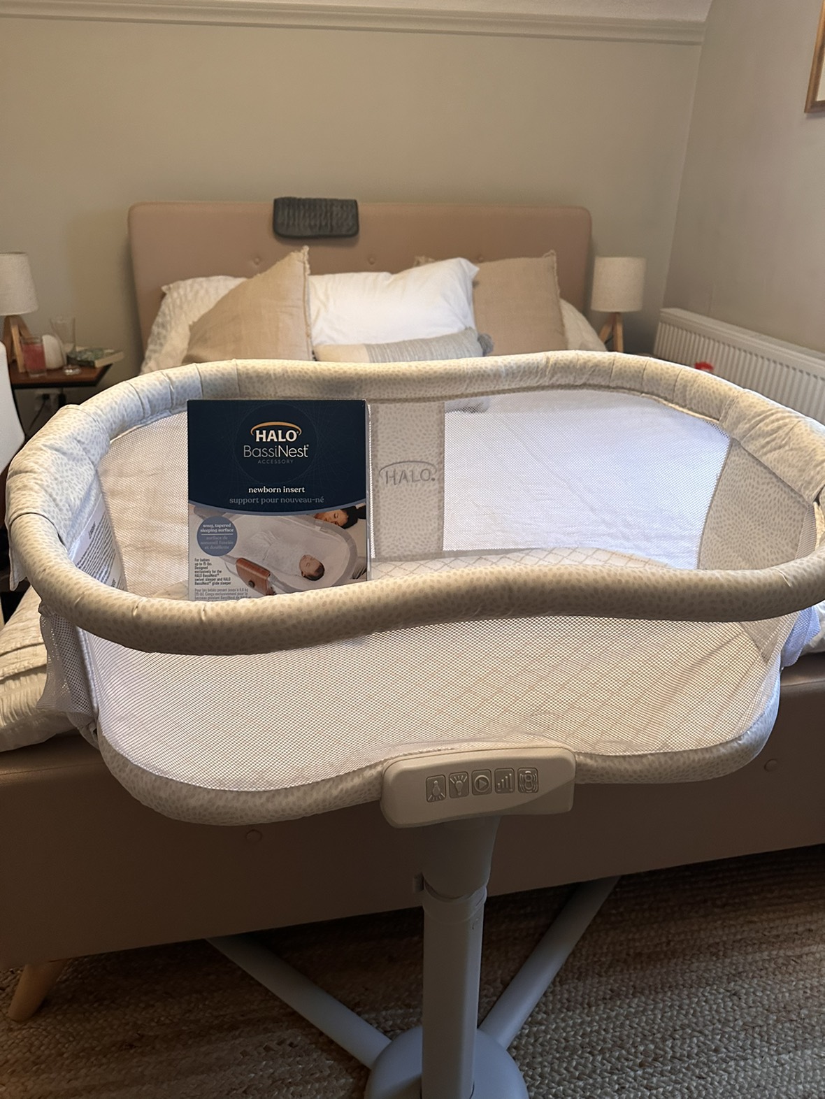 HALO BassiNest Swivel Sleeper Premiere Bassinet - photo 5
