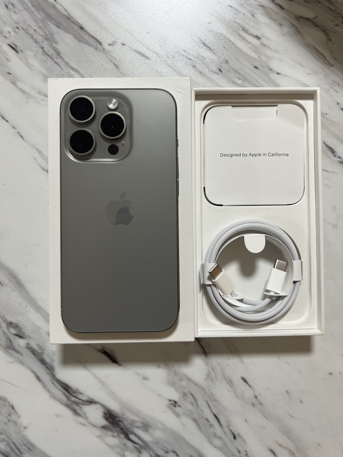 Iphone 15 Pro- NATURAL TITANIUM