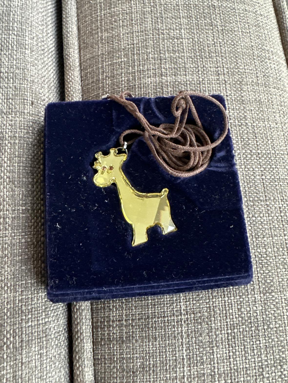 Swarovski Crystal Giraffe necklace image indicator(7)