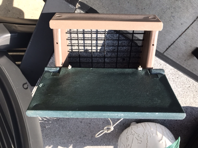 Upside down suet bird feeder - photo 2