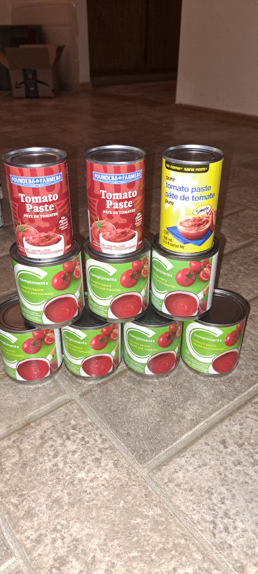 canned tomato paste