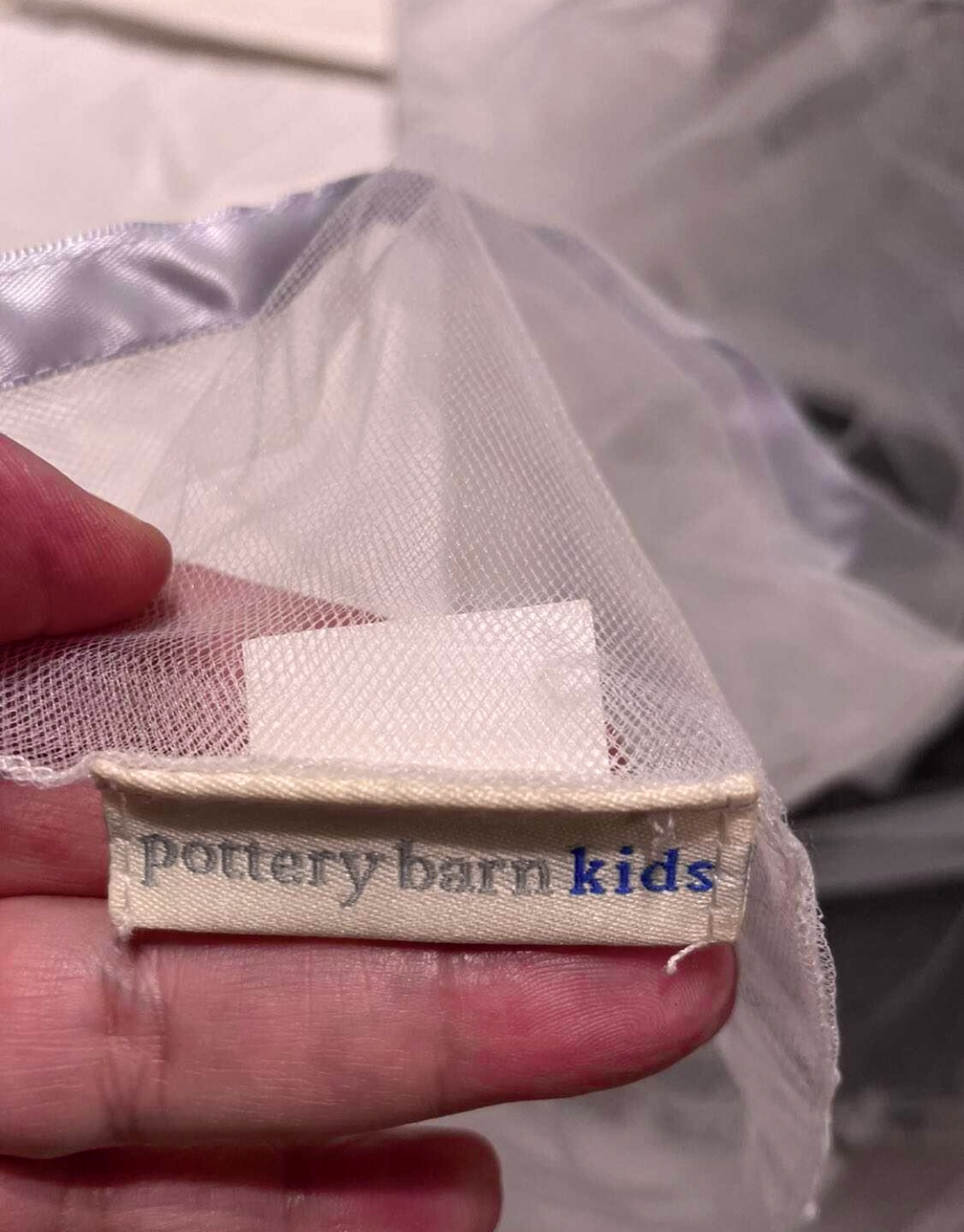 Pottery Barn Kids Princes bed canopy image indicator(4)