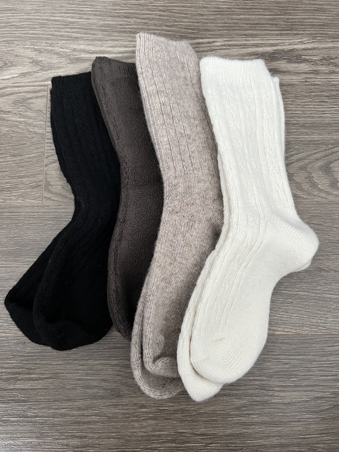 4 pairs of winter socks (never worn) thumbnail