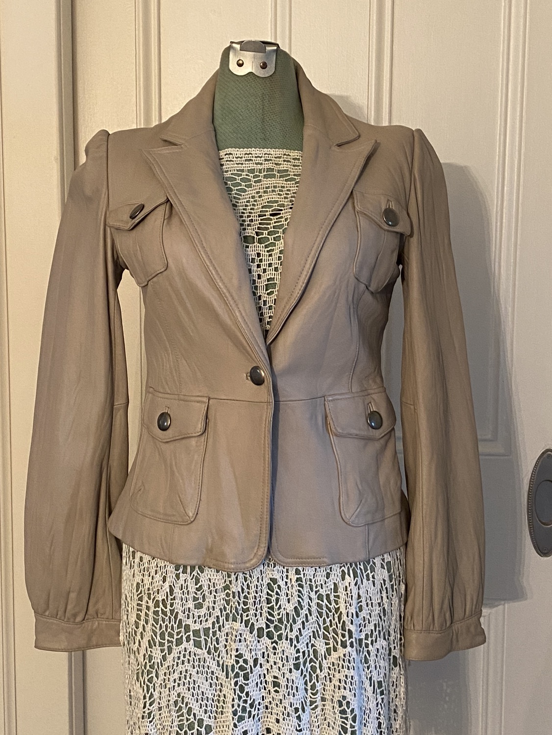 Lord & Taylor Leather Jacket sz 5-6 image indicator(2)