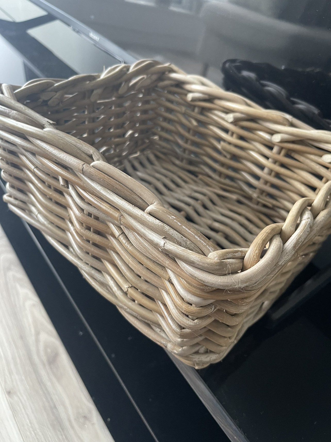 Woven basket - photo 2