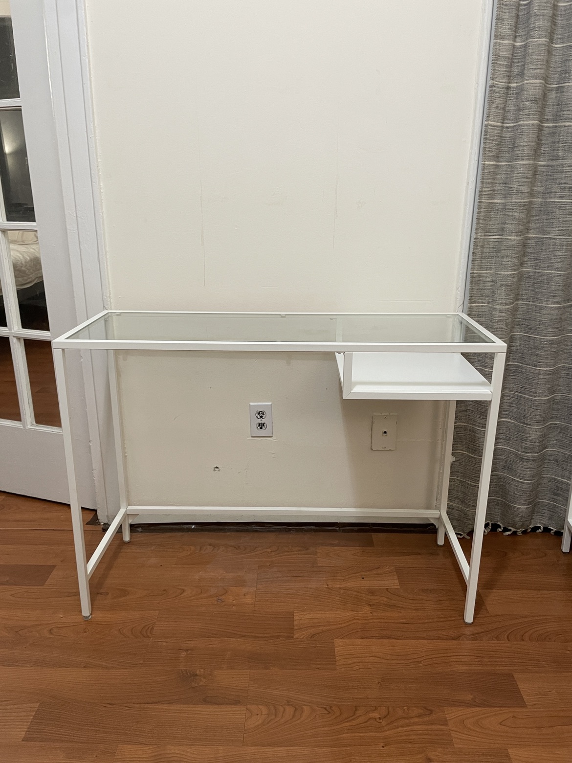 Glss-Top Small Desk - photo 3