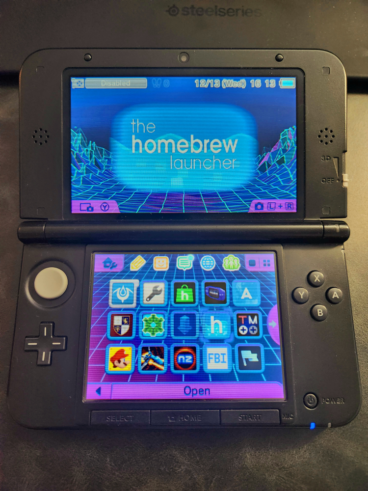 Modded 3DS XL with free games