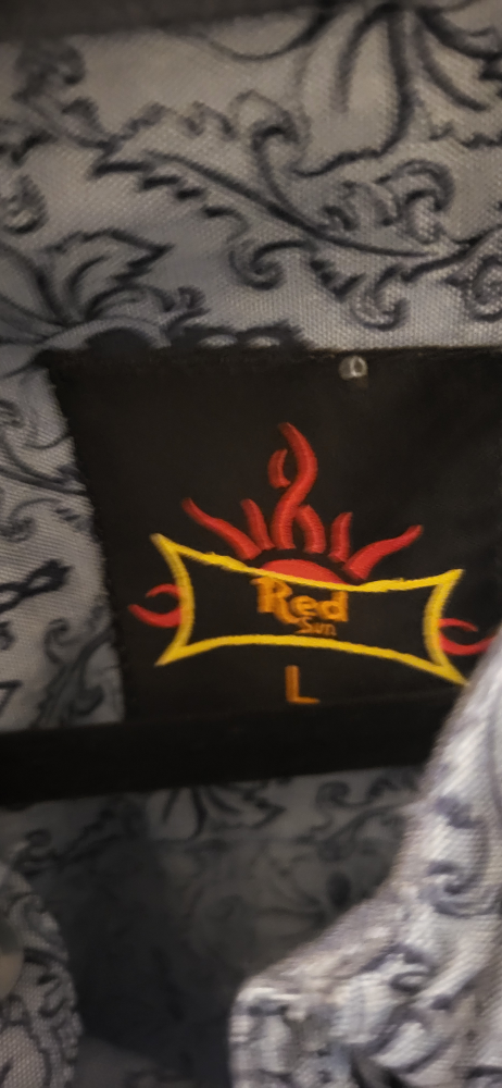 Men's shirt. image indicator(3)