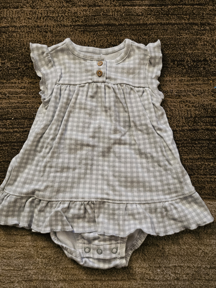 Baby clothing 0-3 months