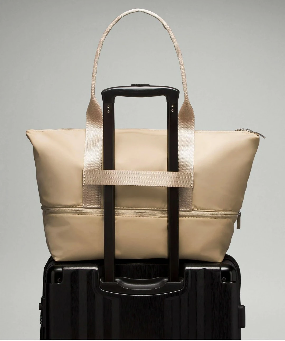 Lululemon City Adventure Tote 🎁 - photo 4