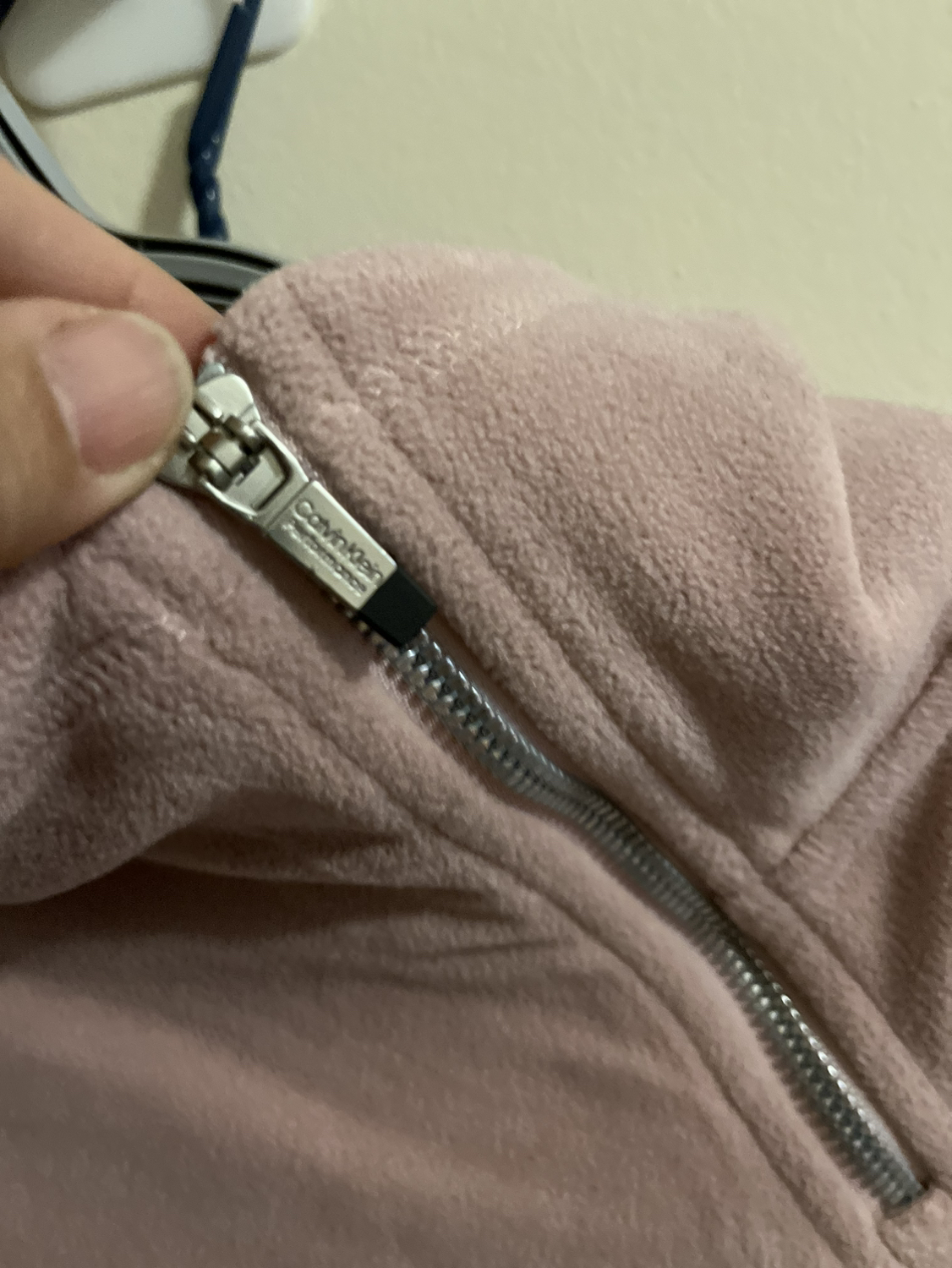 Calvin Klein fleece image indicator(2)