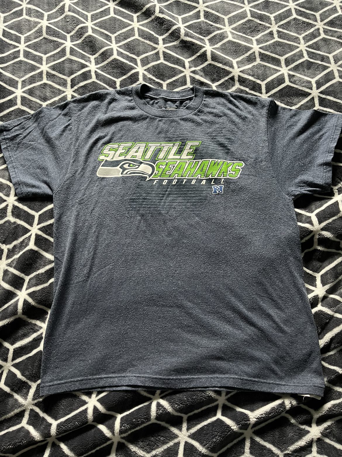 Seattle Seahawks NFL Men’s Large T-Shirt thumbnail