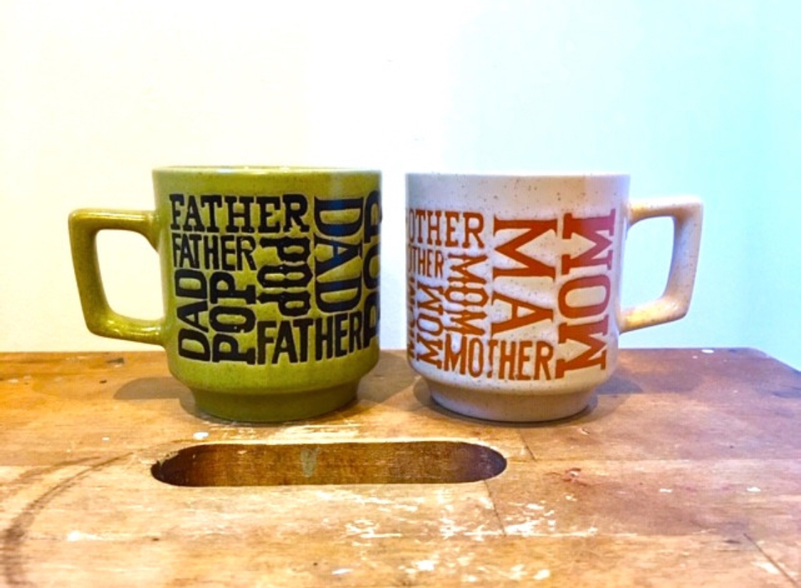 Vintage 70s Mom and Dad mugs thumbnail