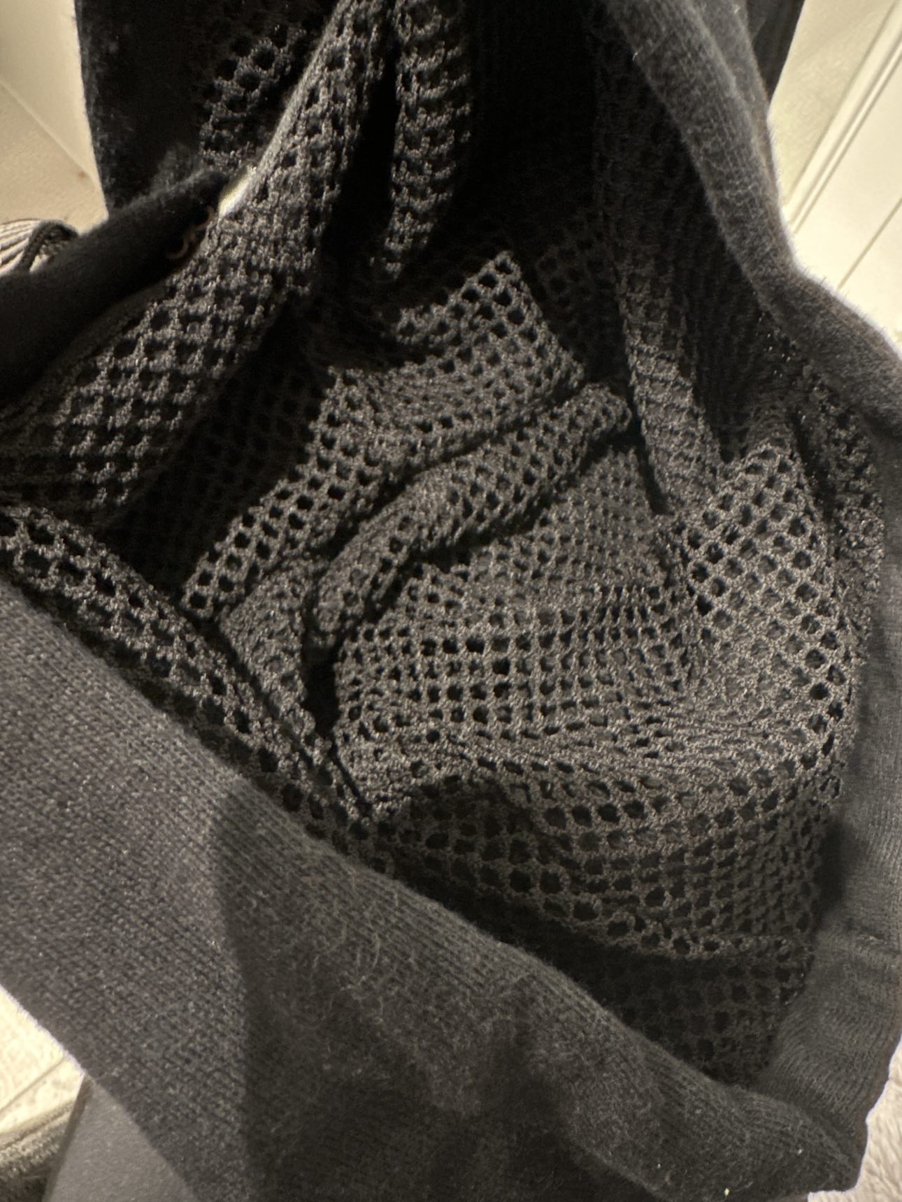 Sleeveless tank with hood (S) - photo 3