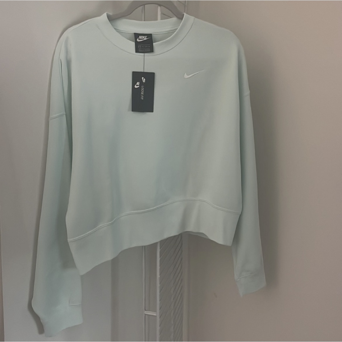 NWT⚡️NIKE Trend fleece crop loose fit sweatshirt XS image indicator(7)