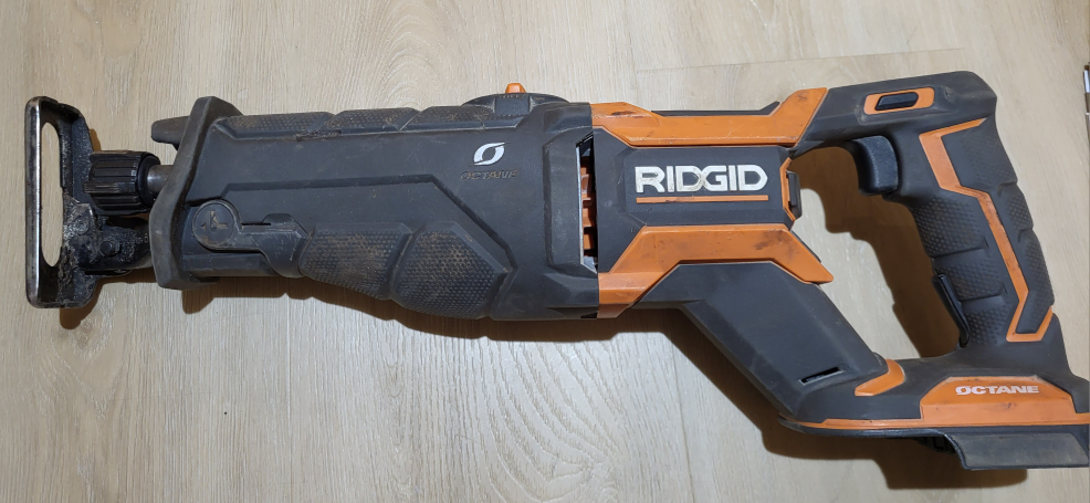 RIDGID 18V Cordless Brushless Reciprocating Saw & battery - photo 4