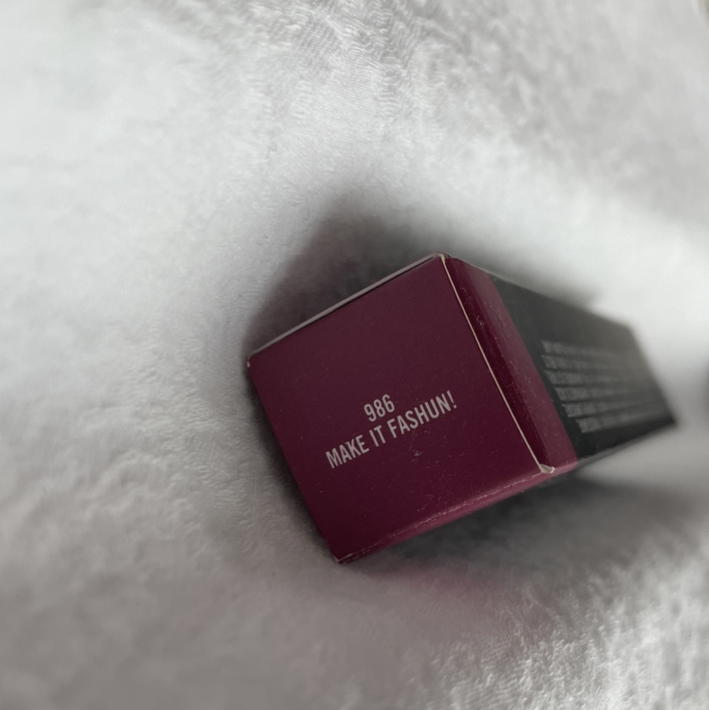 MAC Powder Kiss Liquid Lipcolour 'Make It Fashun!' image indicator(9)