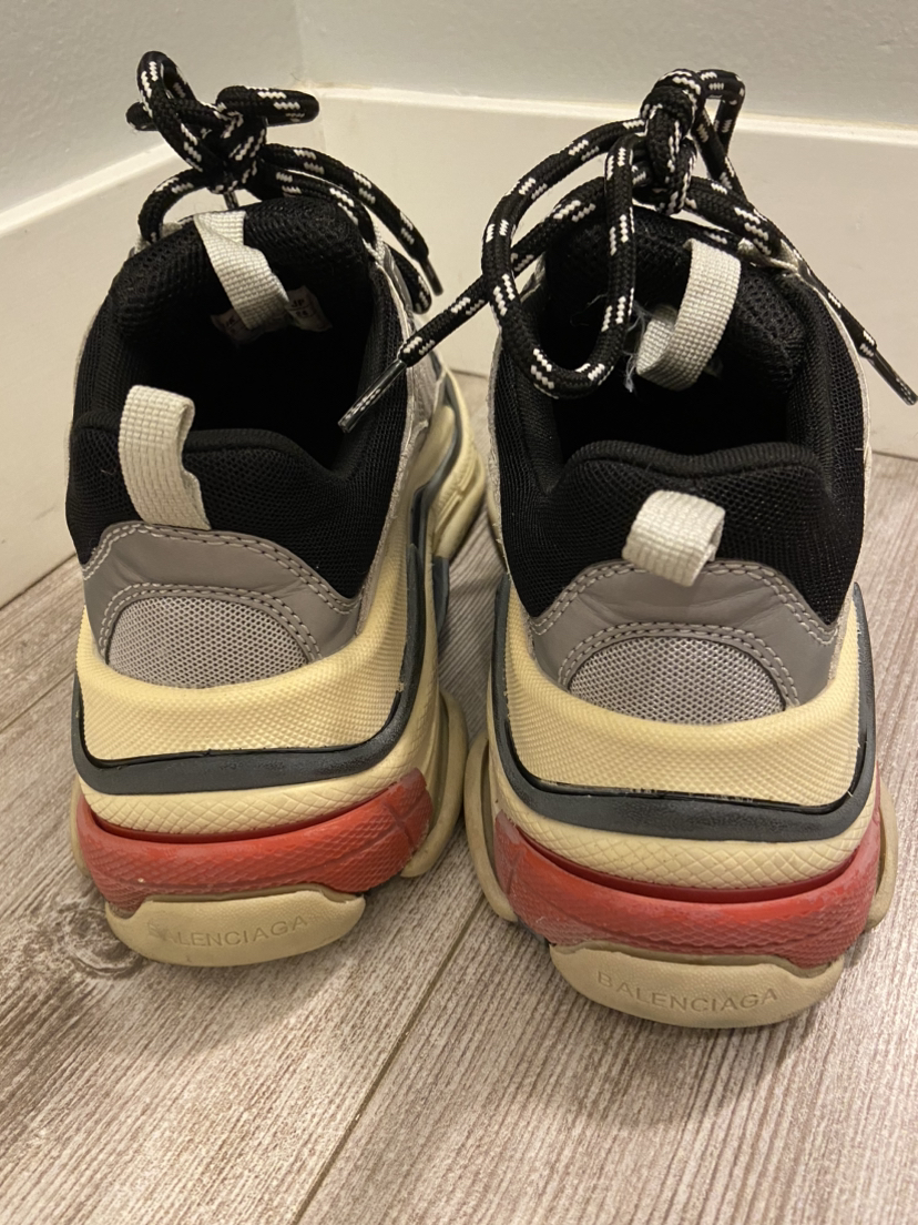balenciaga sneaker image indicator(4)