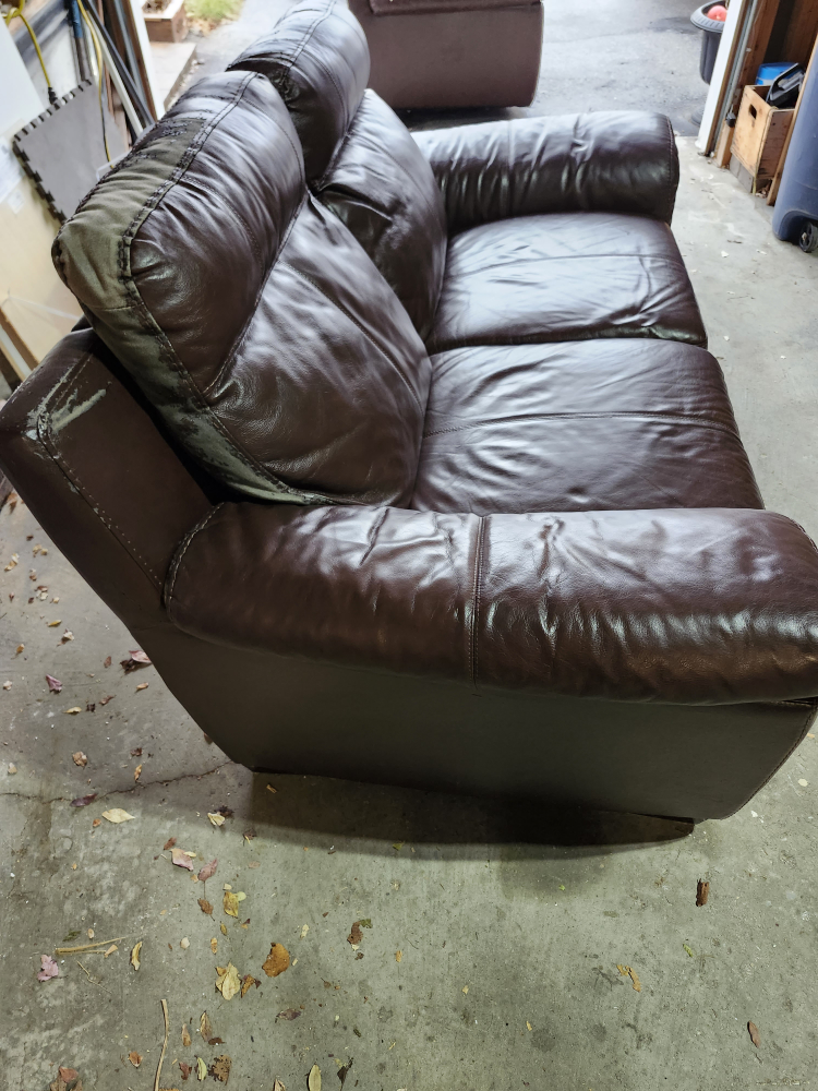 #freecycle Brown Leather recliner Loveseat - photo 3