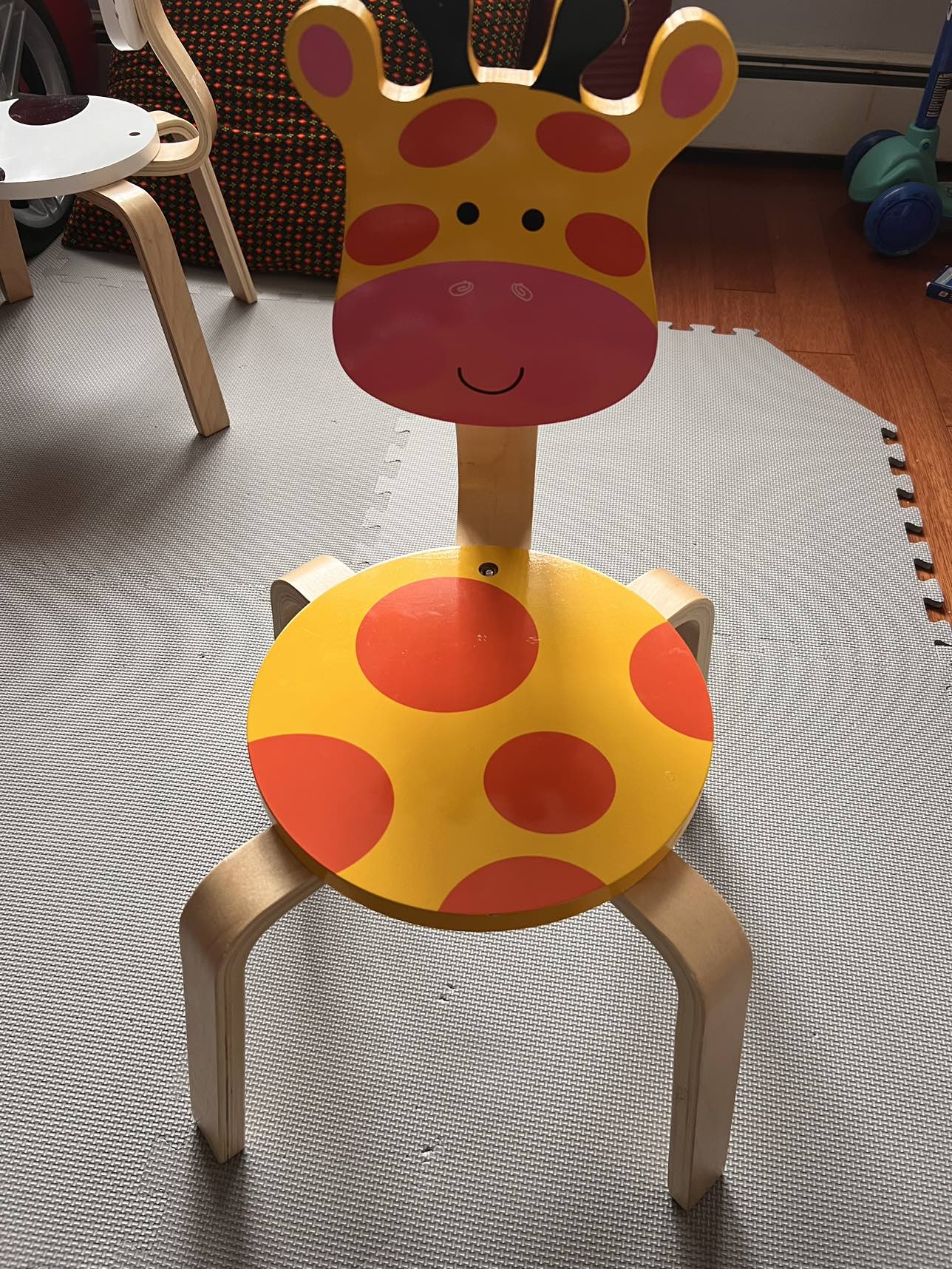 2 PCS Animal Giraffe & Cow Wooden Kids Cute Chair Sets - photo 2