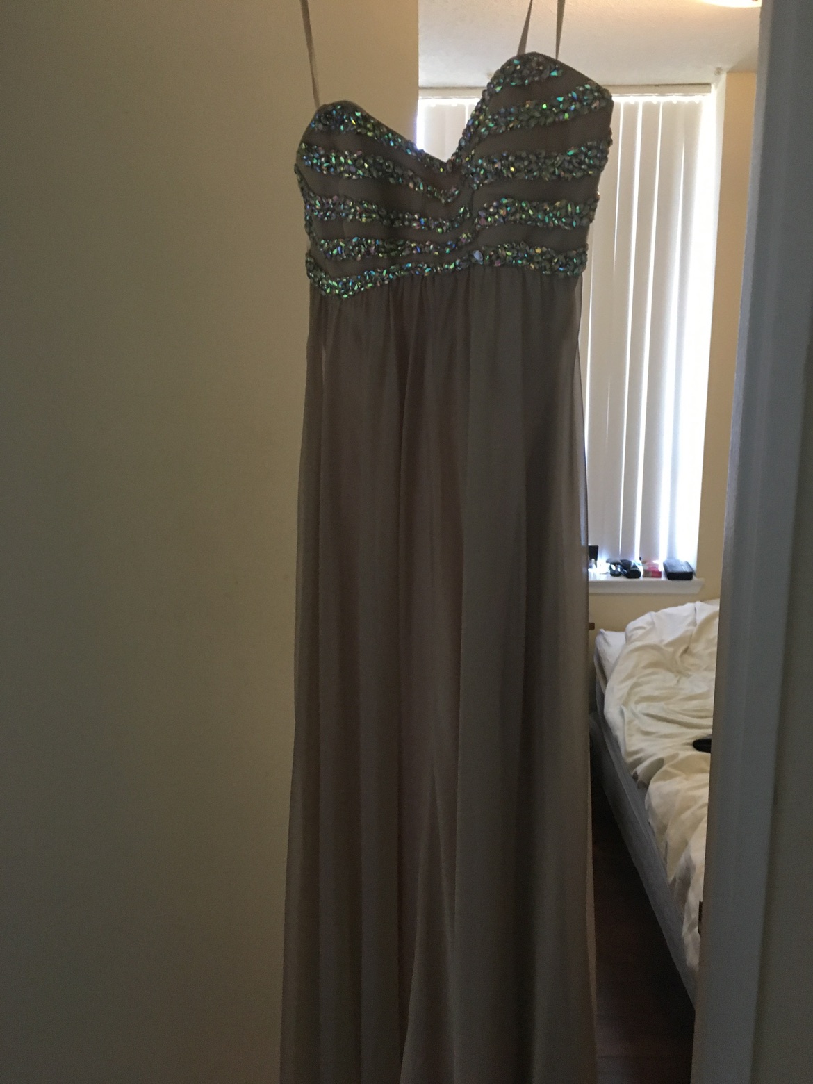 A beautiful Dressy Gown for any special occasion! - photo 3