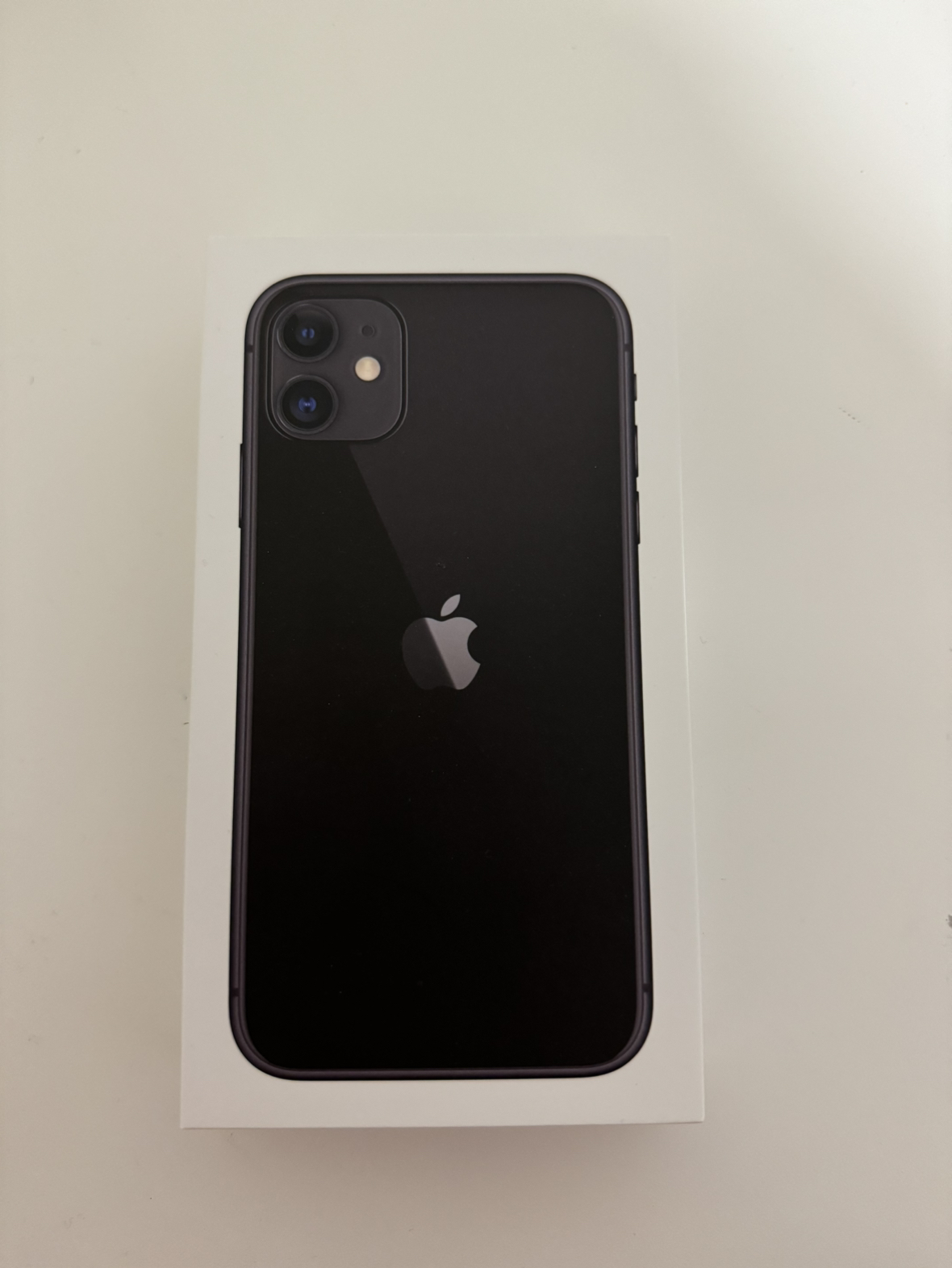 BRAND NEW IPHONE 11 (64gb Black)