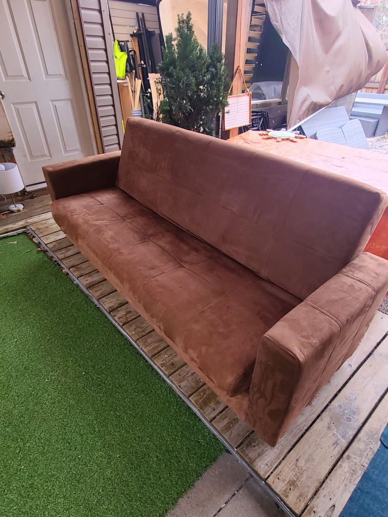 🇨🇦 3 seater couch/ sofa bed with storage and  FREE DELIVERY