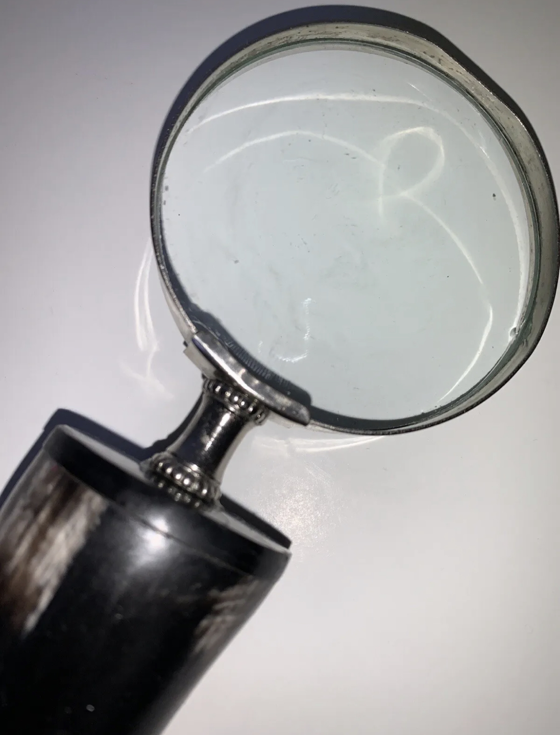 Magnifying Glass Black Brown Polished Spiral Handle Horn 9" image indicator(3)
