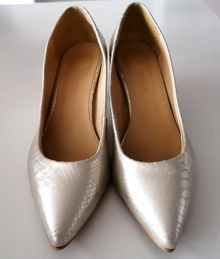 White gold heels thumbnail