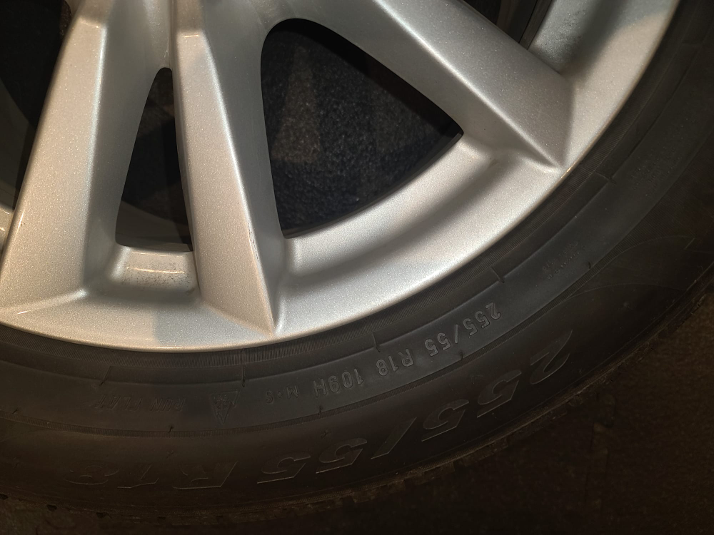 BMW X5 Winter Tires image indicator(4)