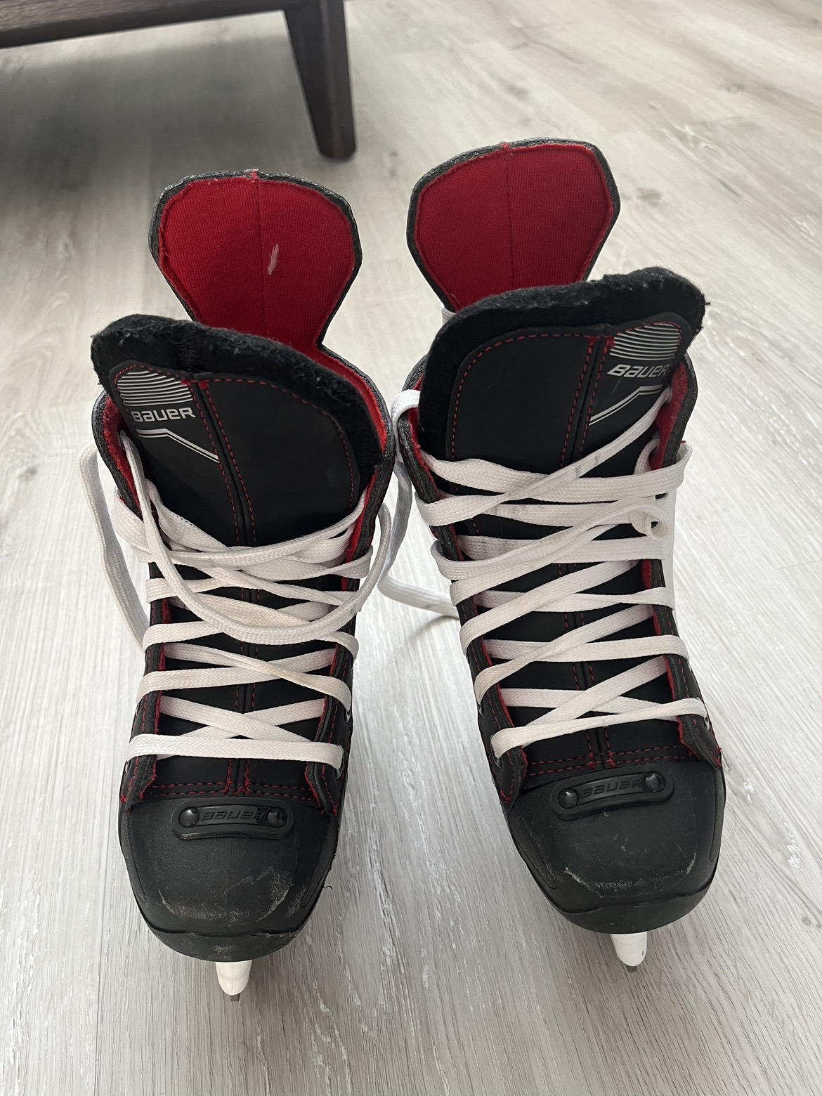 Bauer kids skates size youth 12 image indicator(2)