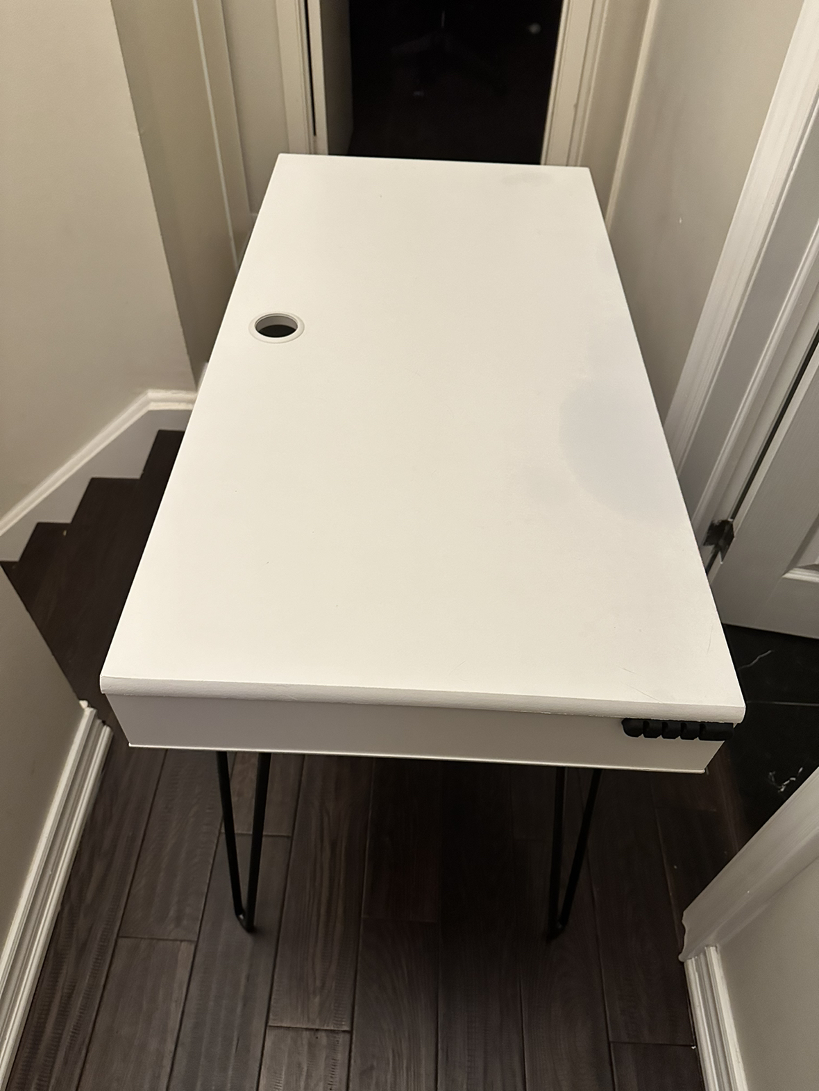 White office desk with space for stuff - photo 5