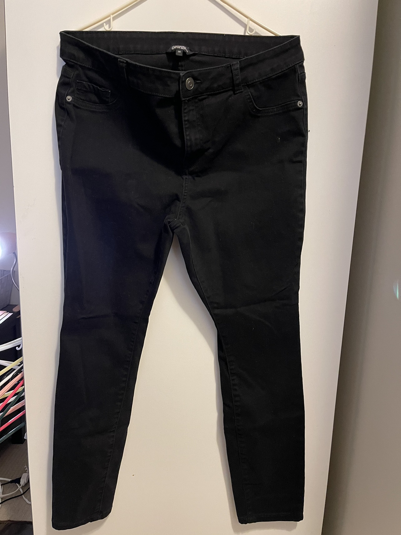 Black pants thumbnail