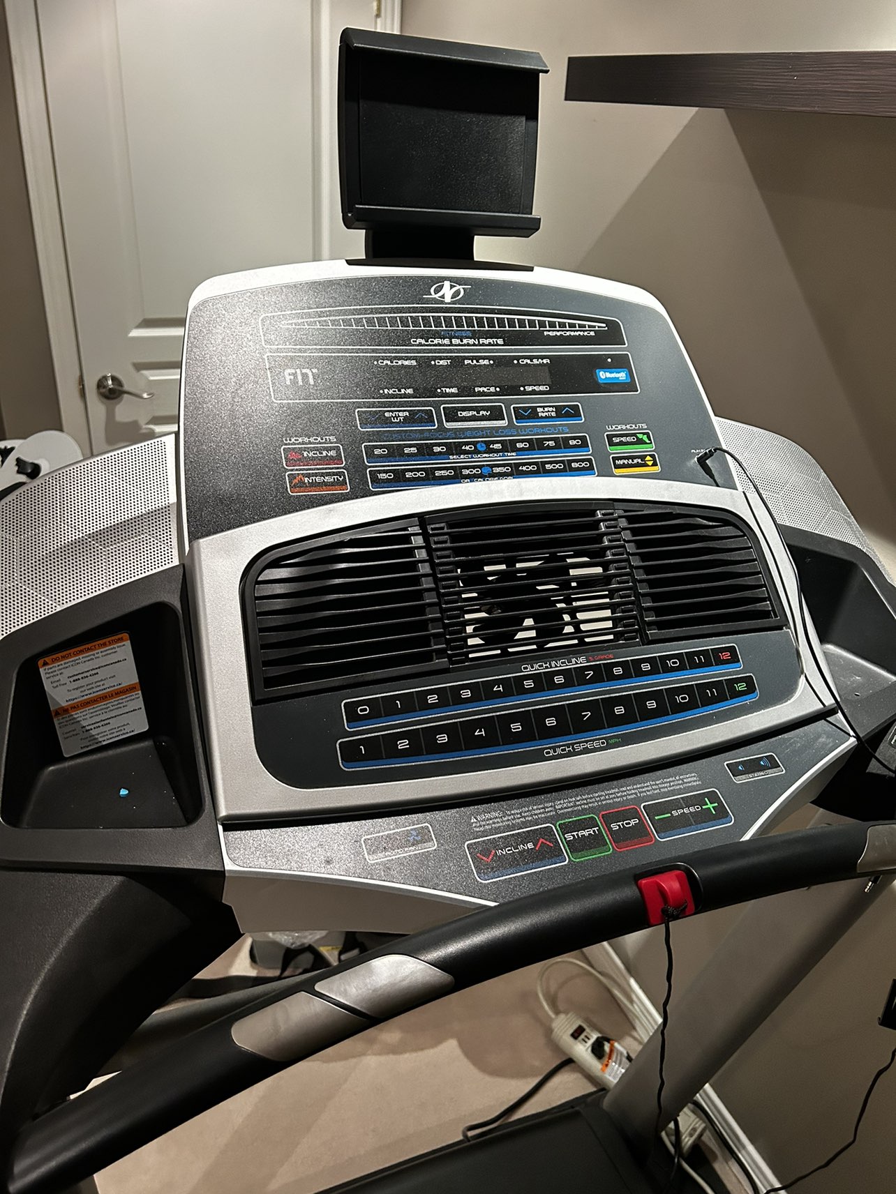 Nordictrack treadmill C950i - photo 3