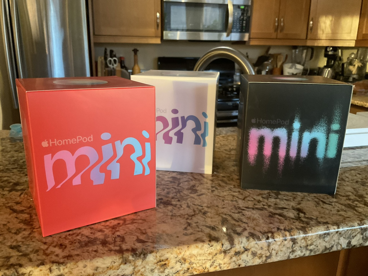 Apple HomePod Mini white and orange or grey image indicator(5)