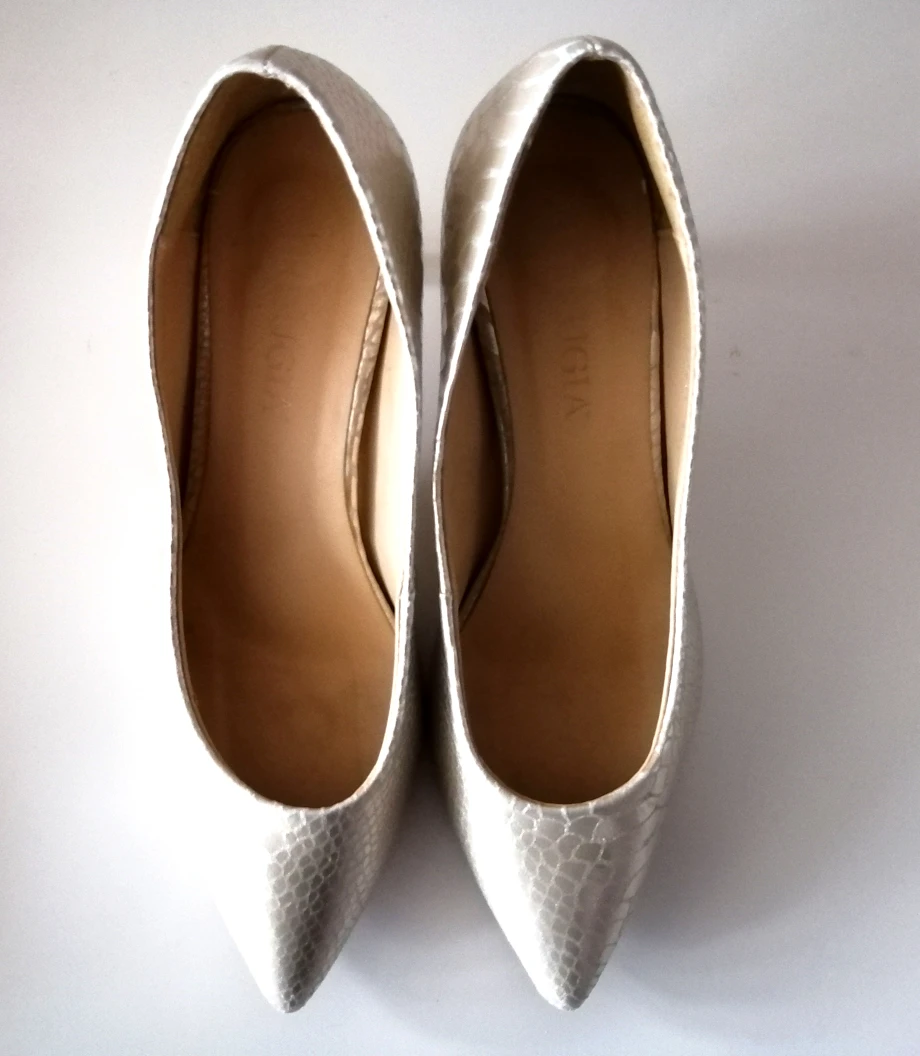 White gold heels image indicator(2)