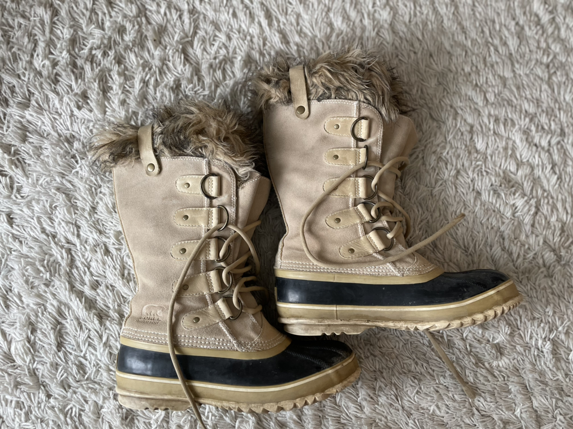 Sorel women’s snow/winter boots (Joan of Arctic) size 8