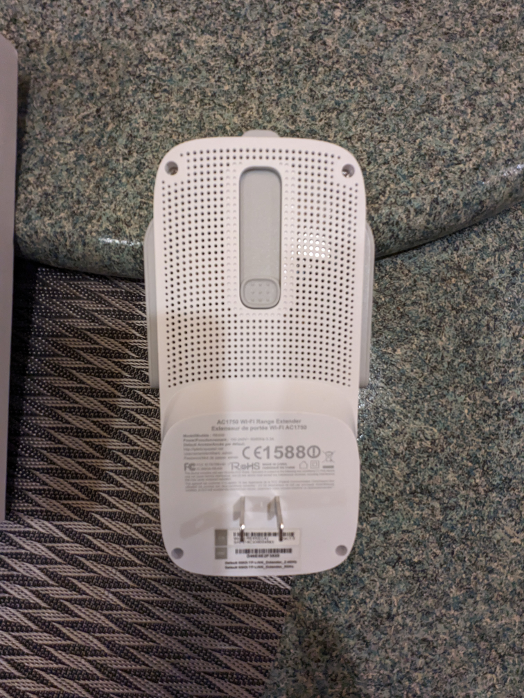 TP Link Wi-Fi Extender - photo 3