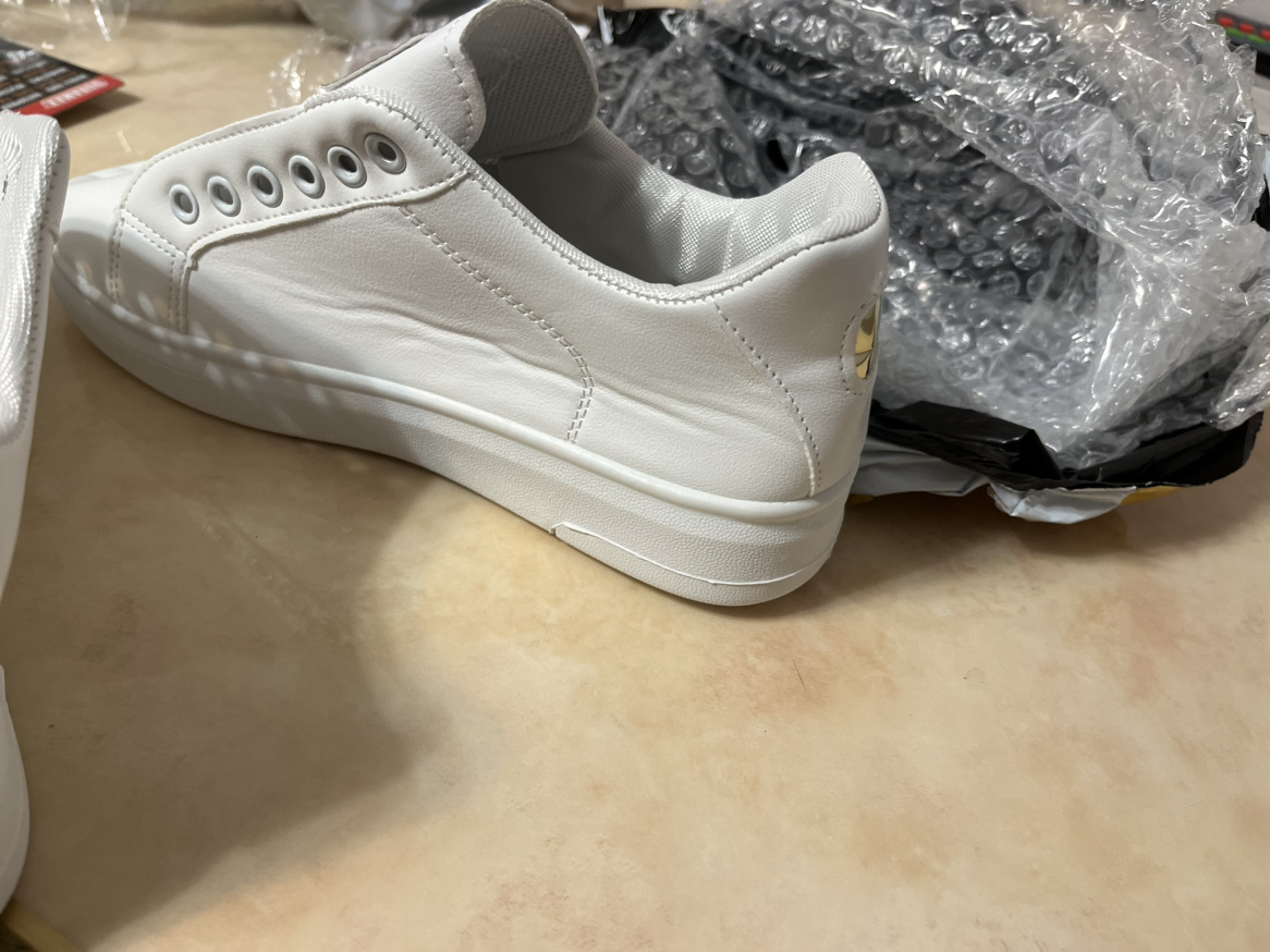 White shoes for girls #freecycle thumbnail
