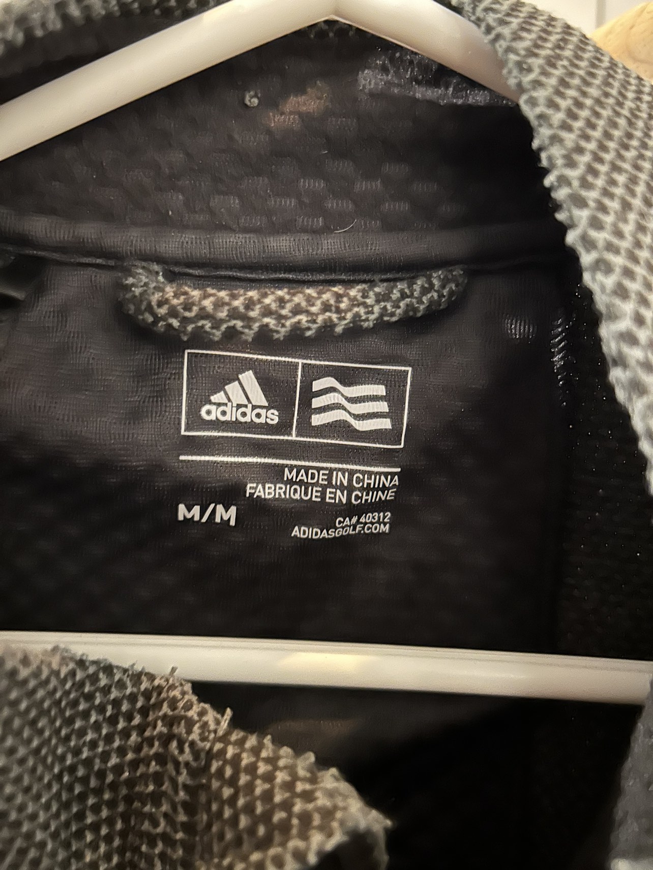 Like new adidas maple leafs light jacket M image indicator(5)