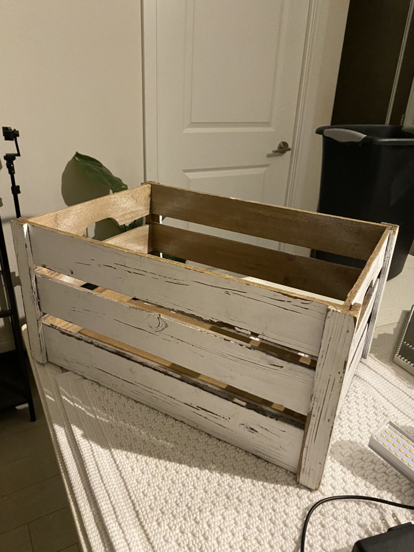 Free rustic white painted wooden crate thumbnail