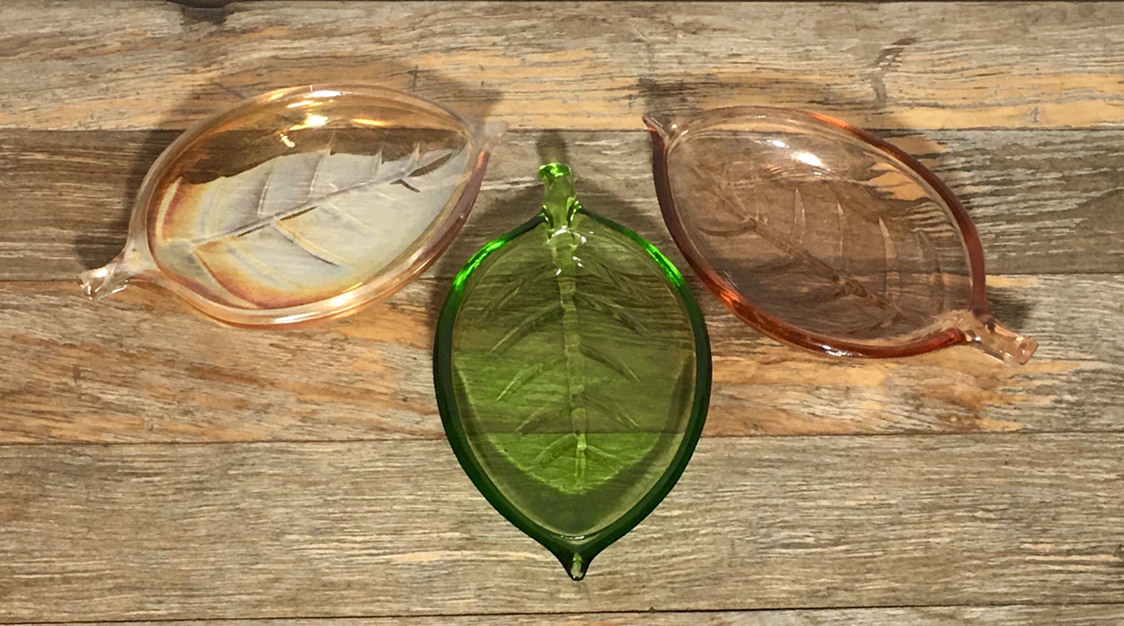 Set of 3 sweet little leaf serving dishes