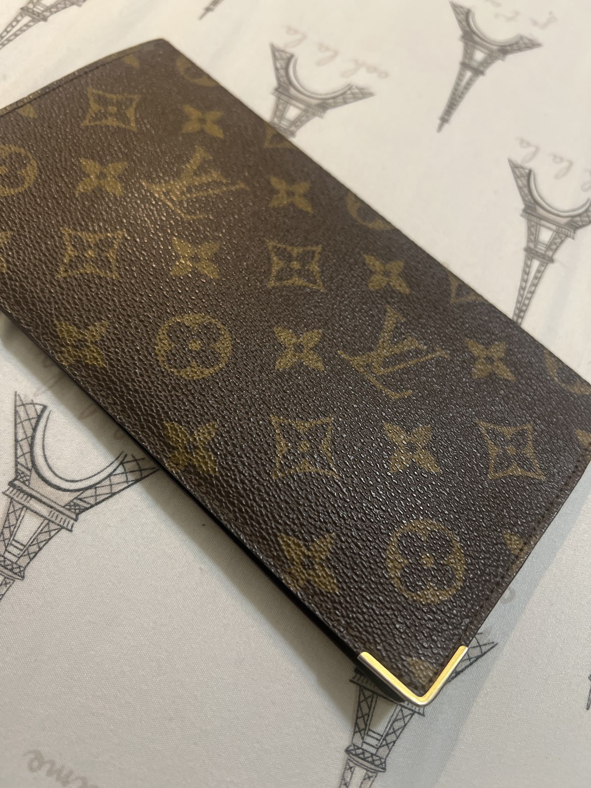 Used authentic LV checkBook/Card